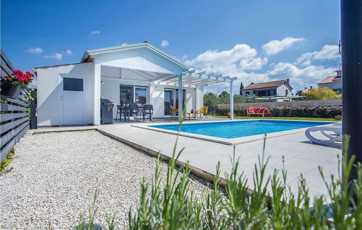 Foto 11 von 39: Modernes Apartment, 1 km vom Strand entfernt, mit Terrasse, Parkplatz und WLAN