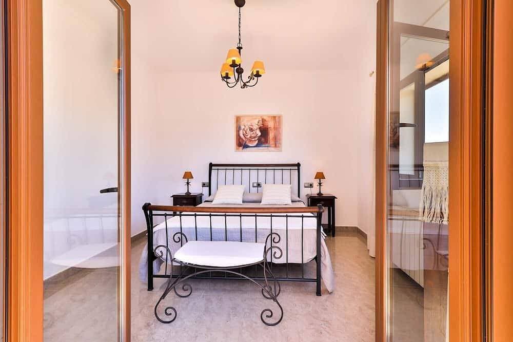 Foto 5 von 30: Ferienhaus Vidal für 8 Personen, privater Pool Garten in Portopetro, Klima, Wifi