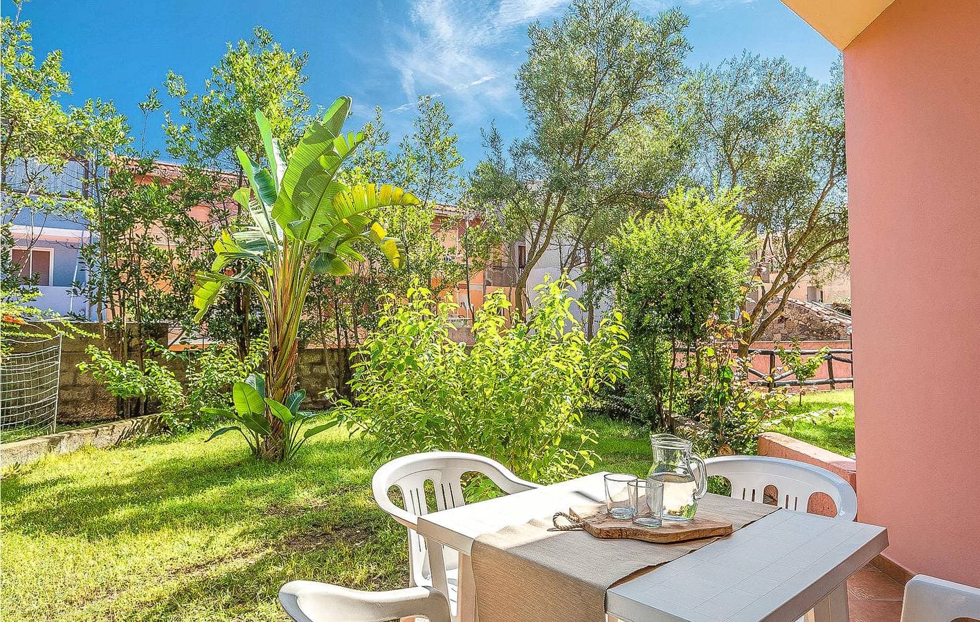 Foto 5 von 23: Gemütliches Apartment mit AC, Parkplatz, Küche, Pool & WiFi - Nähe Strand!