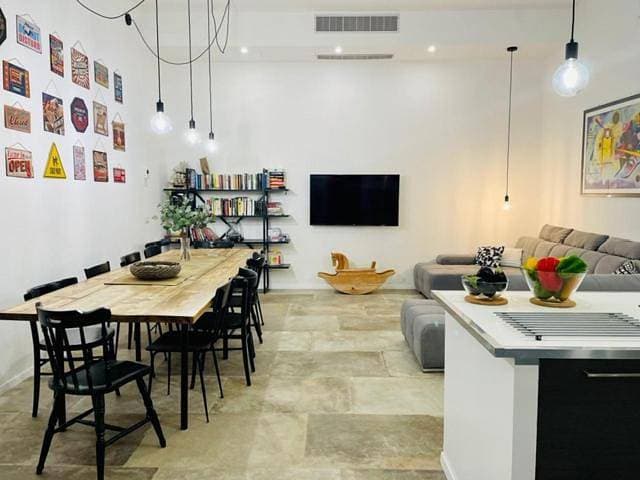 Modern Loft 1