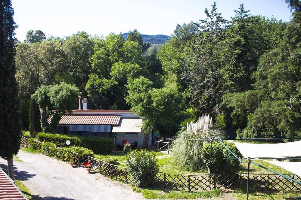 Foto 9 von 21: Small Villa near the Pool in a fantastic Park