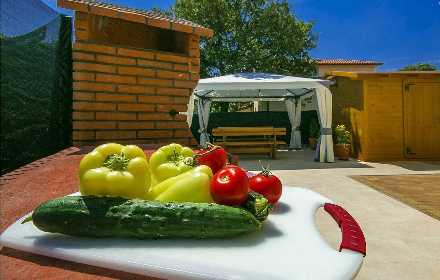 Foto 8 von 29: Gemütliche 2-Zimmer-Wohnung mit Pool und Terrasse in der Nähe des Stadtzentrums