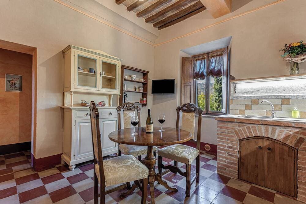 Foto 13 von 30: Crevole Apartment in einem historischen Anwesen in der Nähe von Siena mit Swimmingpool