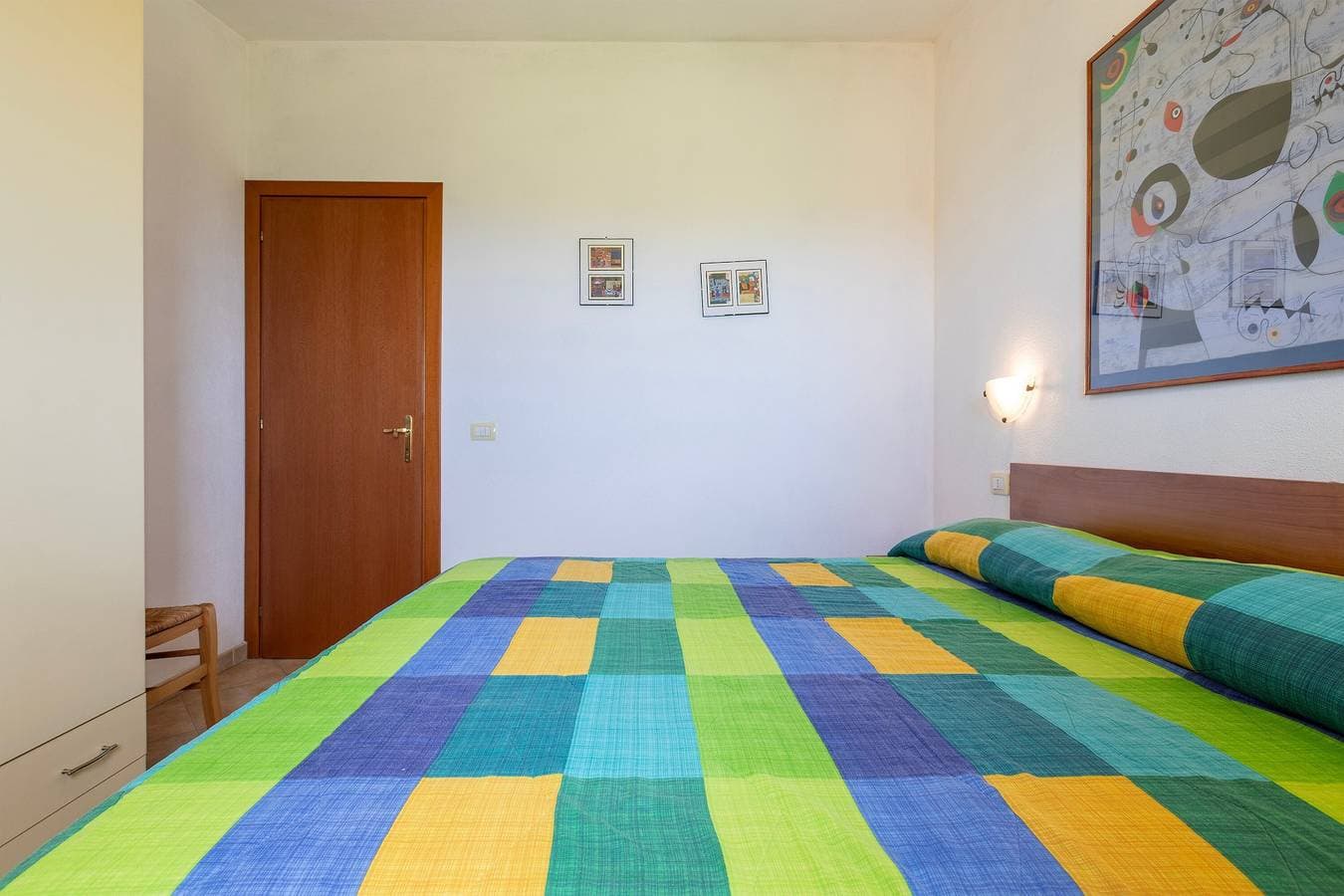 Foto 13 von 37: Ferienwohnung 'Sea View Isola Rossa Apartment' mit Meerblick, WLAN und Klimaanlage