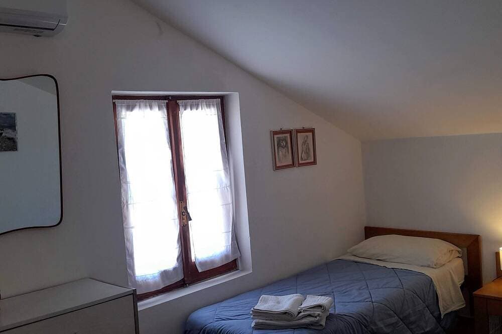 Foto 7 von 30: Ferienhaus  am Strand, 10 Meter vom Meer entfernt, privater Parkplatz.