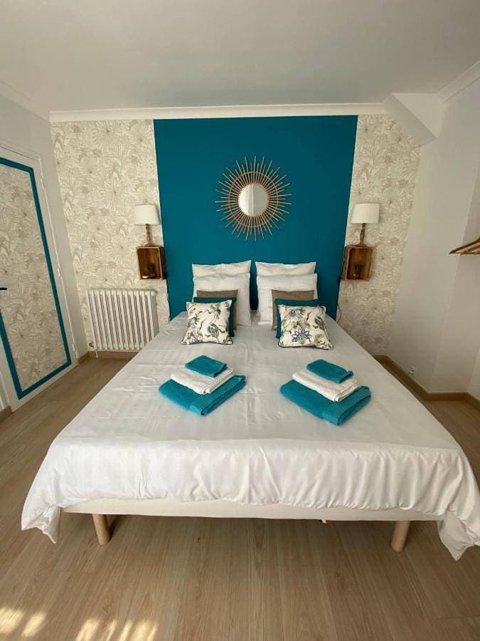 Foto 3 von 9: Family Room with Private Bathroom