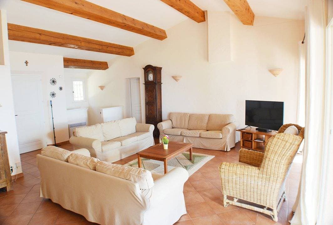 Foto 4 von 21: Villa für 6 Personen mit Terrasse