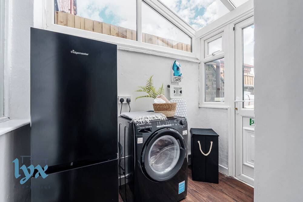 Foto 9 von 30: Cosy 2 bed home for Contractors, Getaways and Business Travellers w/Free Parking