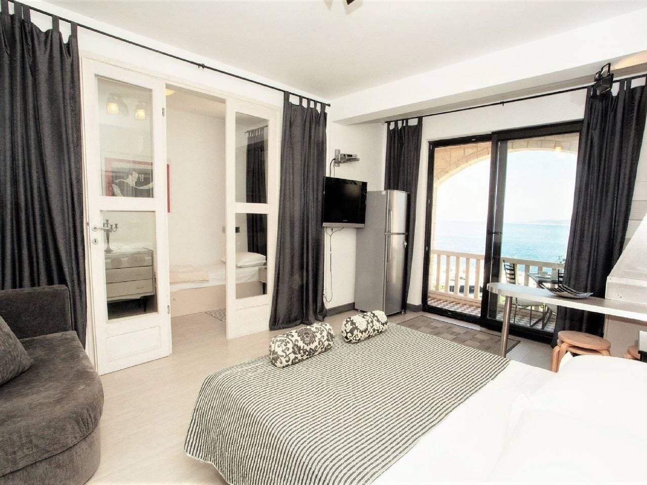 Foto 2 von 8: Apartments & Room Vesna - Superior Studio Apartment with Sea View