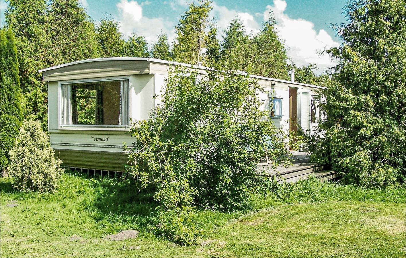 Foto 3 von 16: Wohnwagen für 4 Personen mit Terrasse