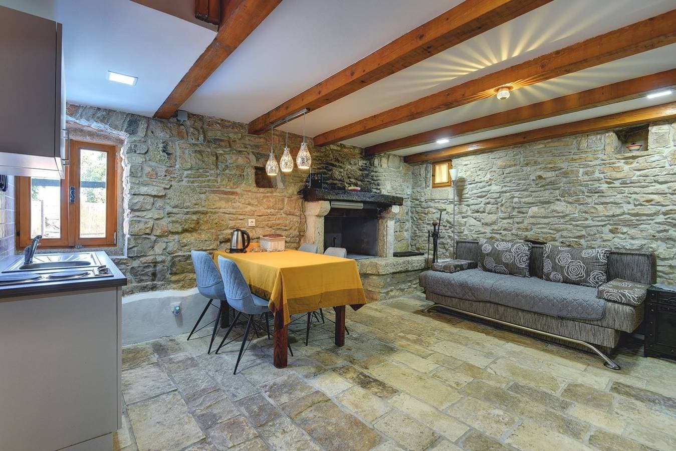 Foto 7 von 20: Steinhaus mit privatem und großem Pool, WLAN, BBQ