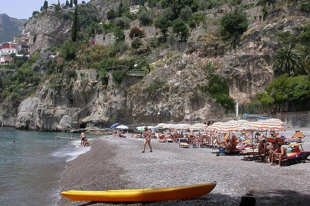 Foto 4 von 30: Villa Cleopatra: An elegant and welcoming two-story villa built sheer above the sea, with Free Wi-Fi.
