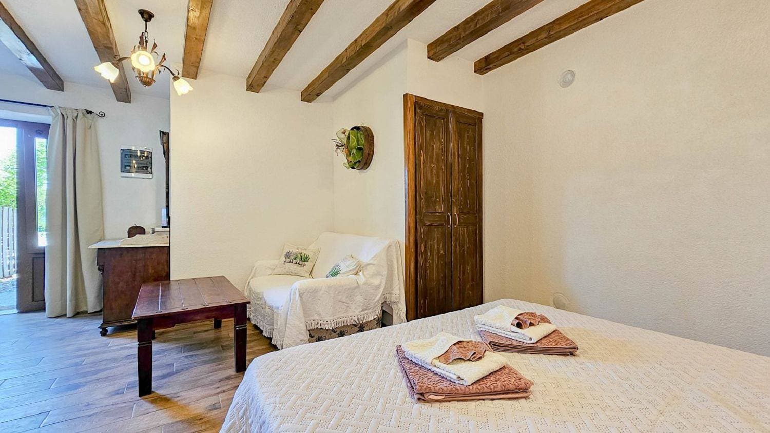 Foto 10 von 28: Cozy Studio im Steinhaus mit Pool, Klima, WiFi