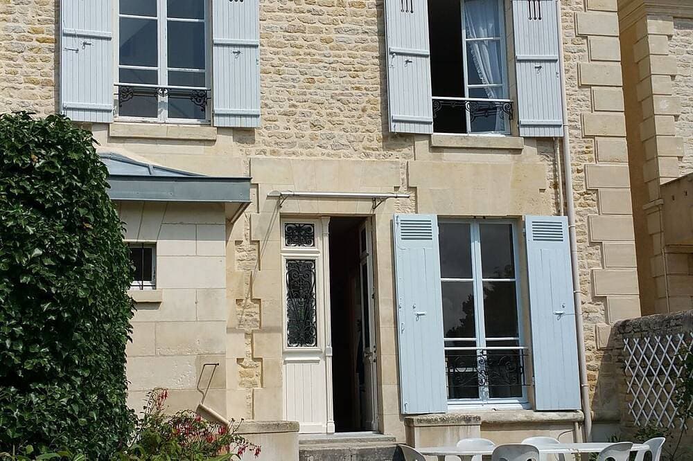 Foto 12 von 29: Spacious waterfront 19th-century house