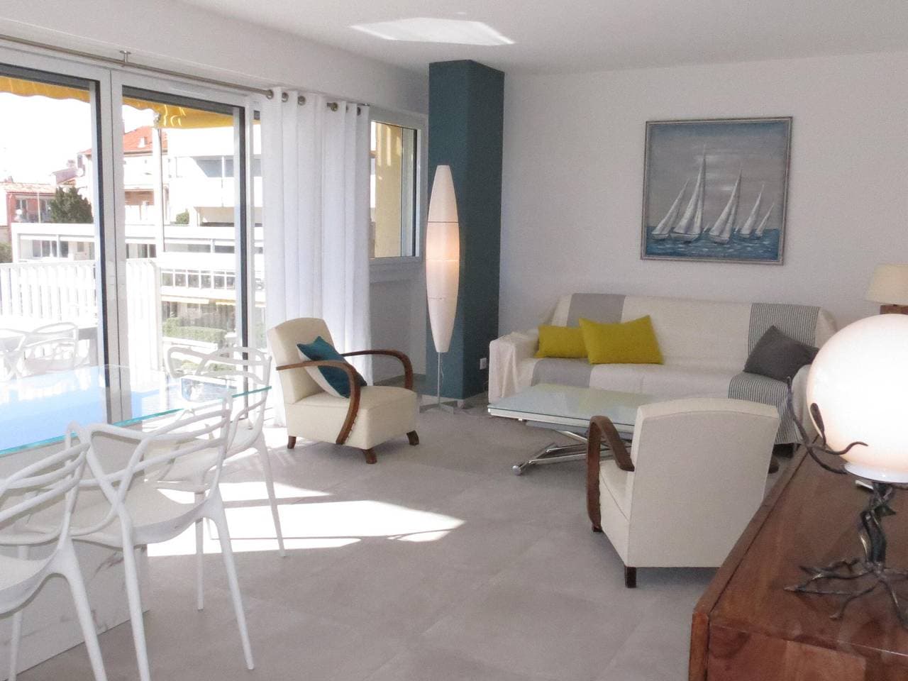 Foto 4 von 15: Renovierte 3-Zimmer-Wohnung mit Terrasse, Klimaanlage, WLAN und Garage in Sainte-Maxime