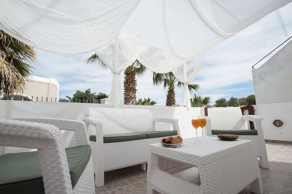 Amantes Amentes - Beach House Santorini 1