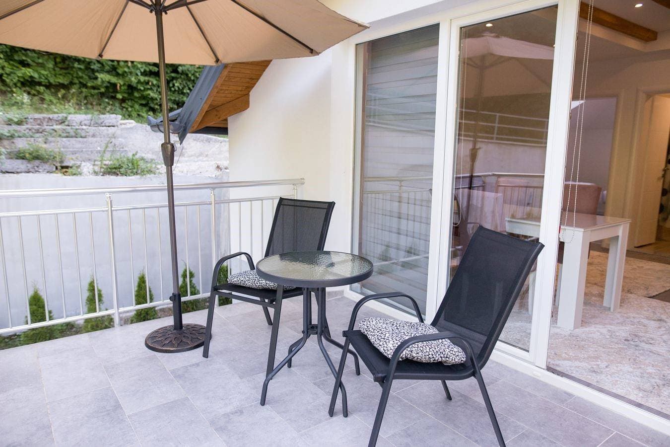 Foto 12 von 78: Ferienhaus für 24 Personen mit Garten