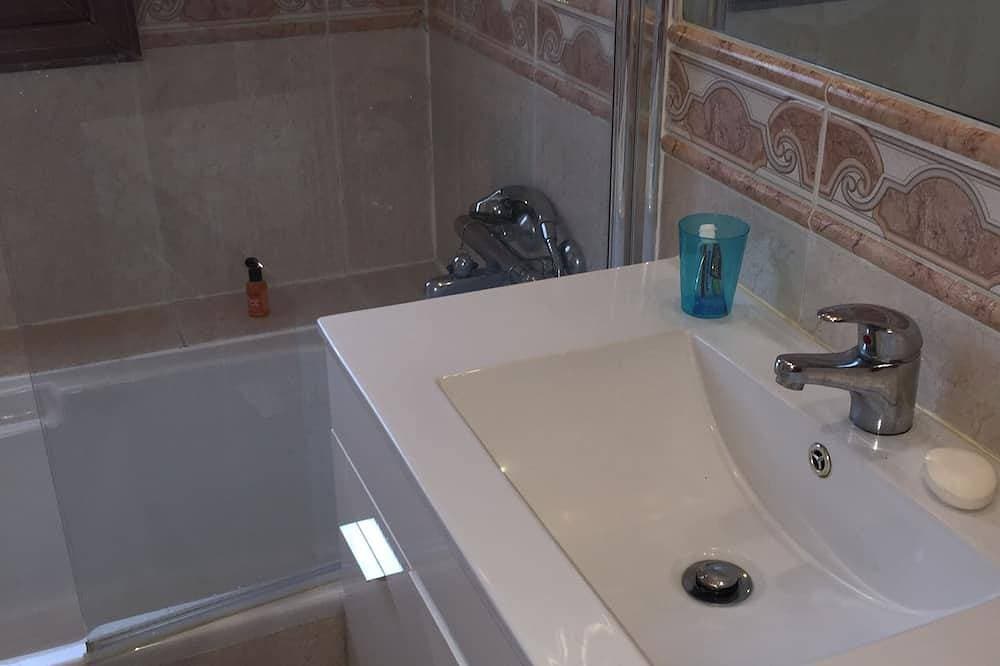 Foto 7 von 24: Villa, Pool, 8 Personen mit Blick auf den Golfplatz und das Meer Amarilla wifi