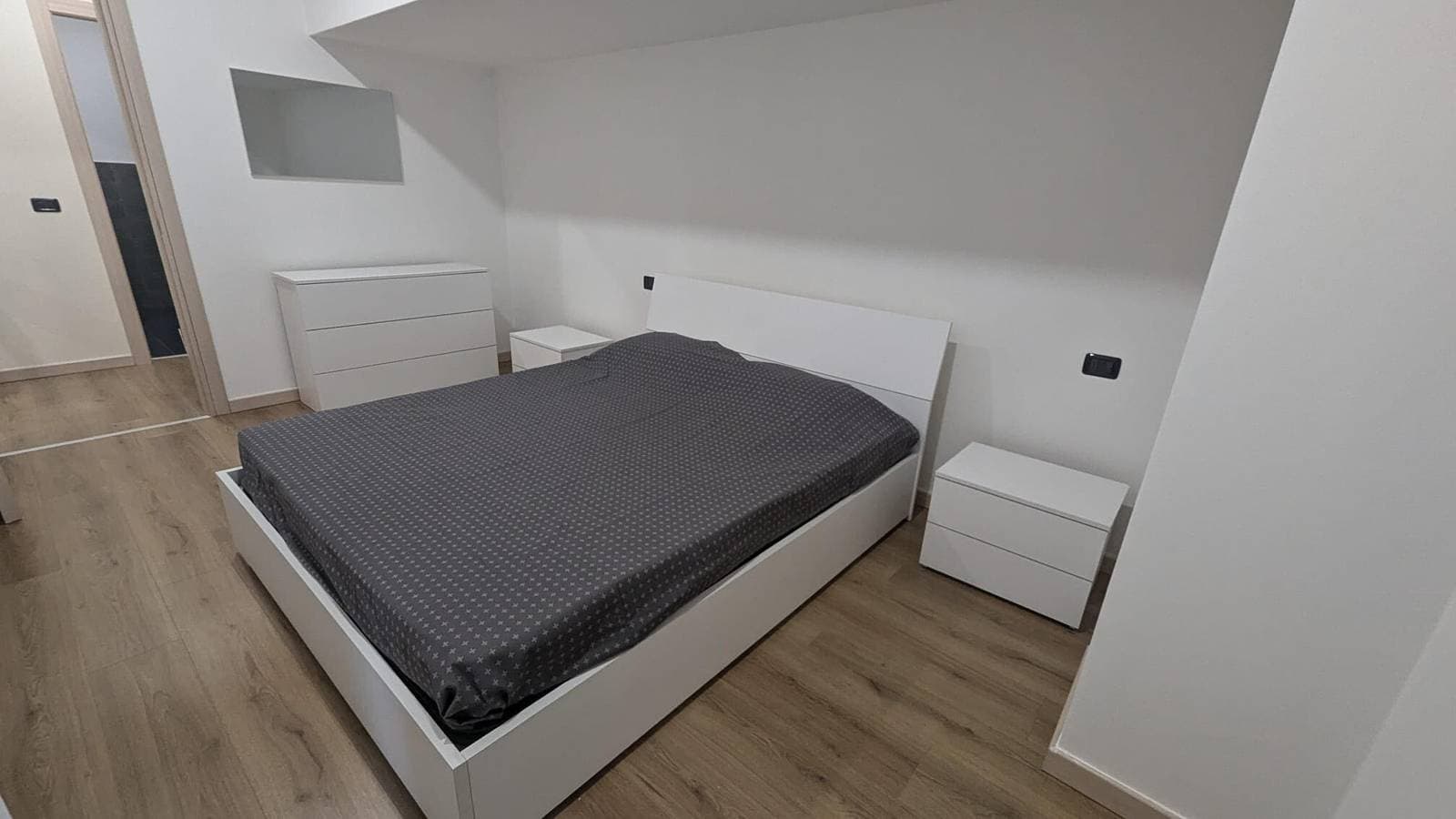 Foto 3 von 10: Ferienwohnung 'Nicla' mit Seeblick, Wi-Fi und Klimaanlage