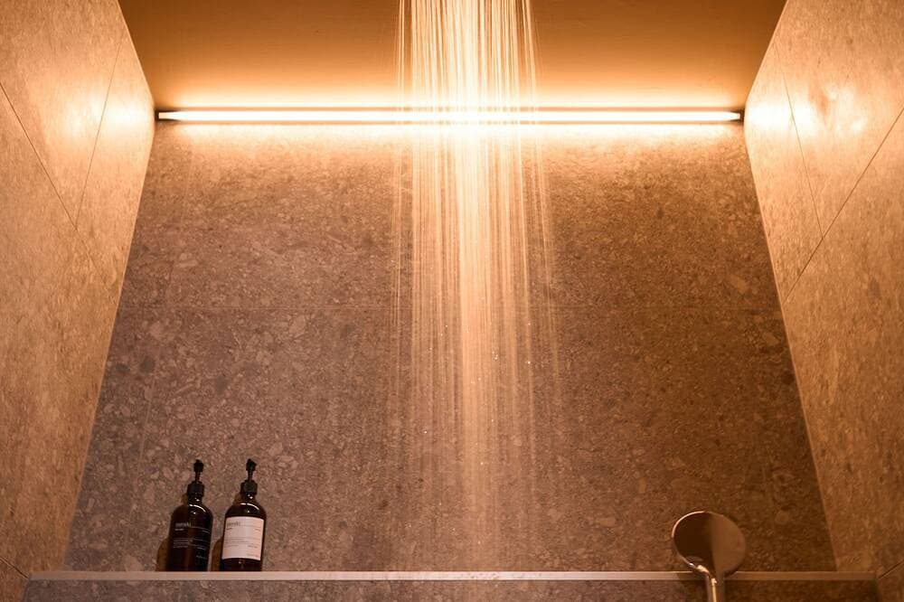 Foto 11 von 21: Bahia Suite • Private Jacuzzi & Air Conditioning in the Heart of Downtown Cognac