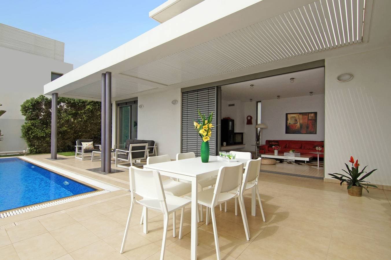Foto 3 von 35: Villa für 8 Personen mit Balkon