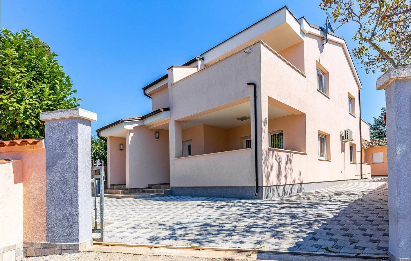 Foto 3 von 37: Gemütliche 1-Zimmer-Wohnung mit Meerblick, WLAN und Parkplatz in Fažana