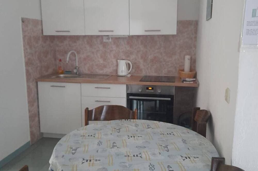 Foto 6 von 12: 2-Zimmer-Ferienwohnung mit Terrasse und Meerblick Sveta Nedilja, Hvar