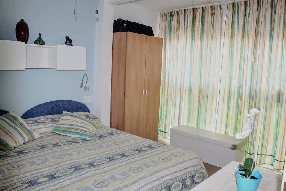 Foto 2 von 30: 6 P, 2 Schlafzimmer, 2 Bäder, Free WIFI, Schwimmbad, Parkplatz, herrliche Aussicht, Ponien