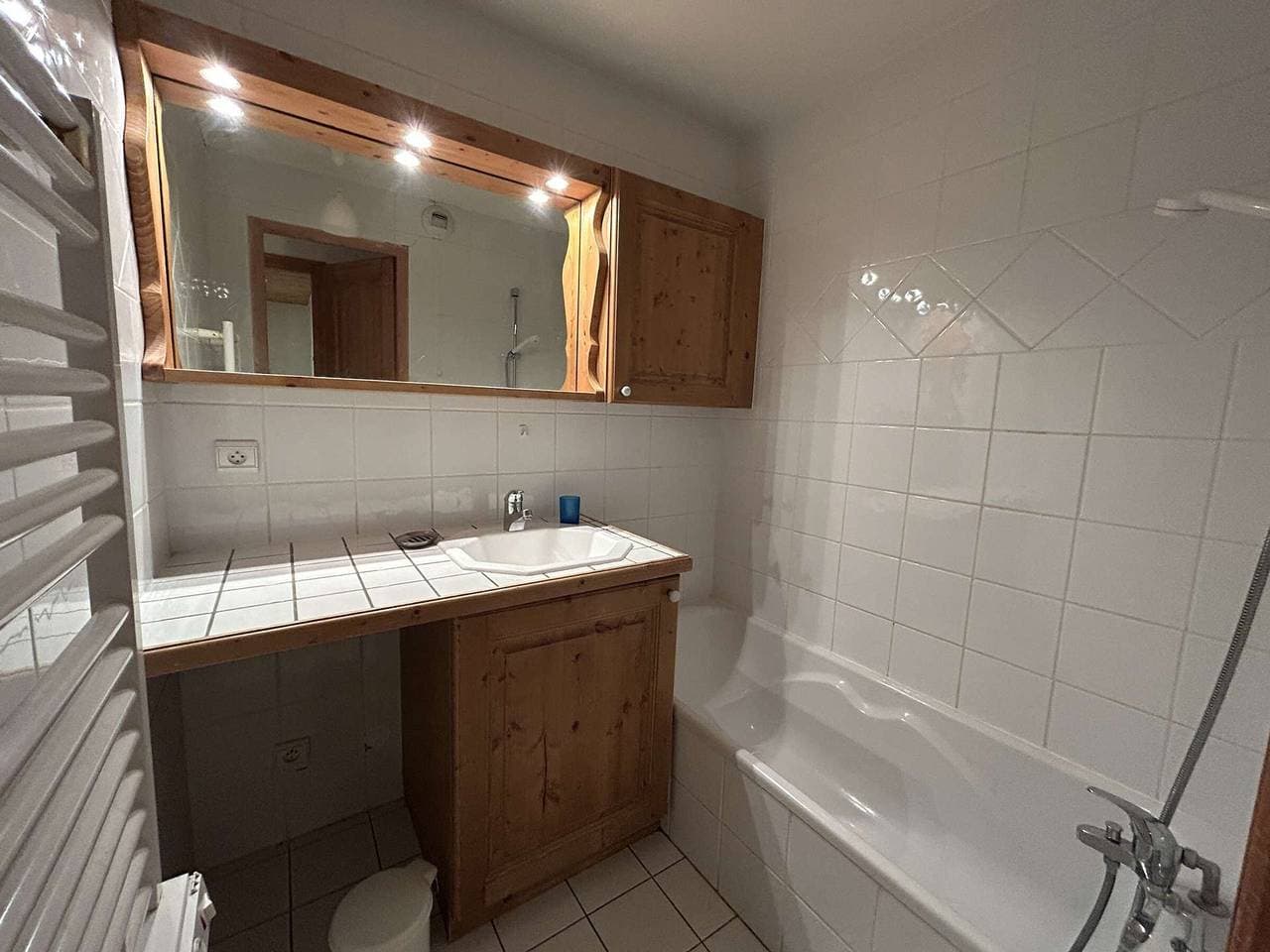 Foto 7 von 22: Gemütliche 3-Zimmer-Wohnung, 2 Schlafzimmer, Méribel Village, in der Nähe von Geschäften