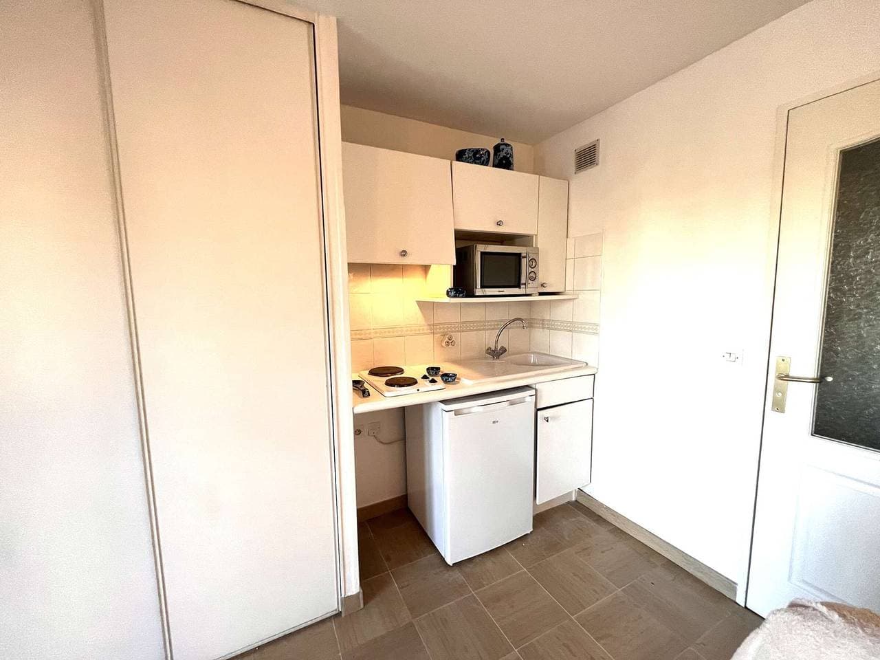 Foto 3 von 20: Studio-Kabine für 2 in Port Fréjus, nahe Strand, Internet inklusive