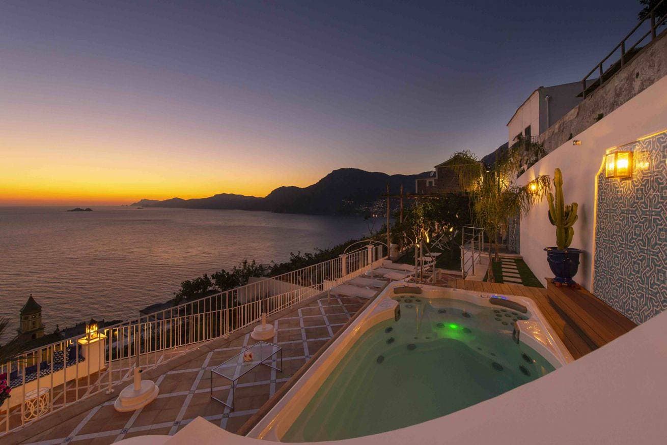 Foto 2 von 55: Exclusive Villa in Praiano with Pool & View