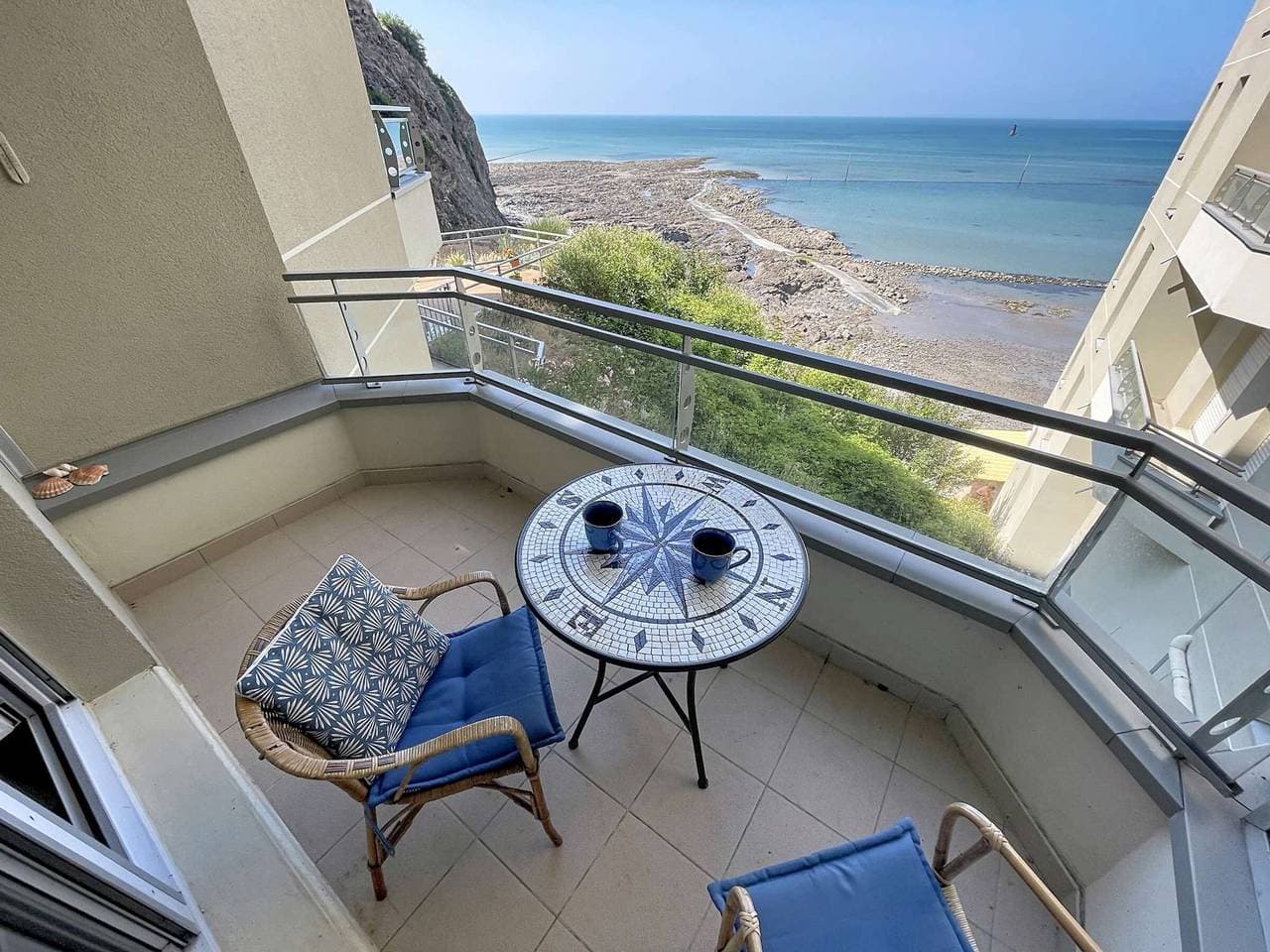 Zentrales Apartment mit Balkon, Privatparkplatz 1