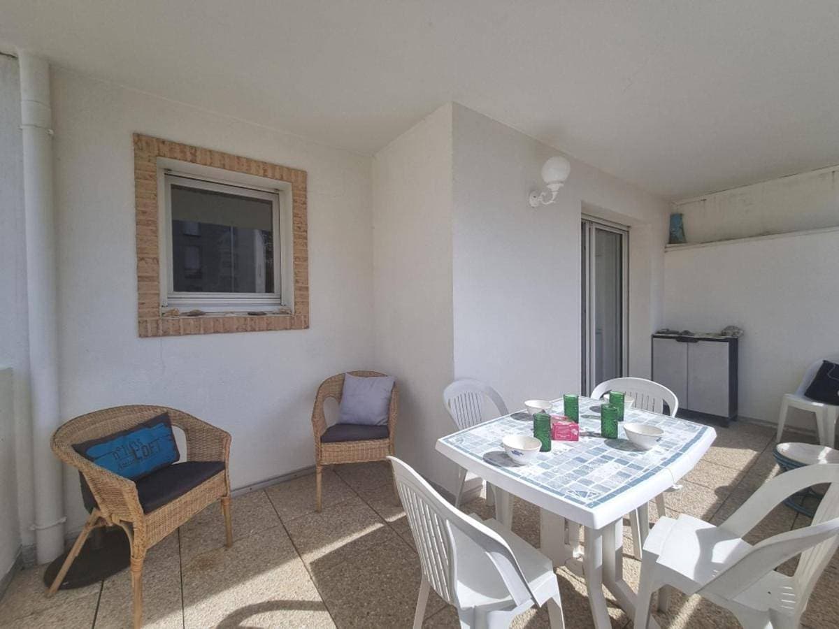 Appartement spacieux 4 pers au bourg de Sarzeau avec parking, terrasse et ascenseur - FR-1-775-49 1