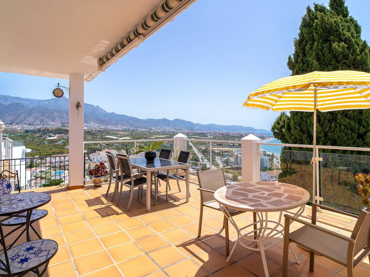 Foto 10 von 36: Exklusive Villa mit privatem Pool, Klimaanlage und Parkplatz nahe Nerja