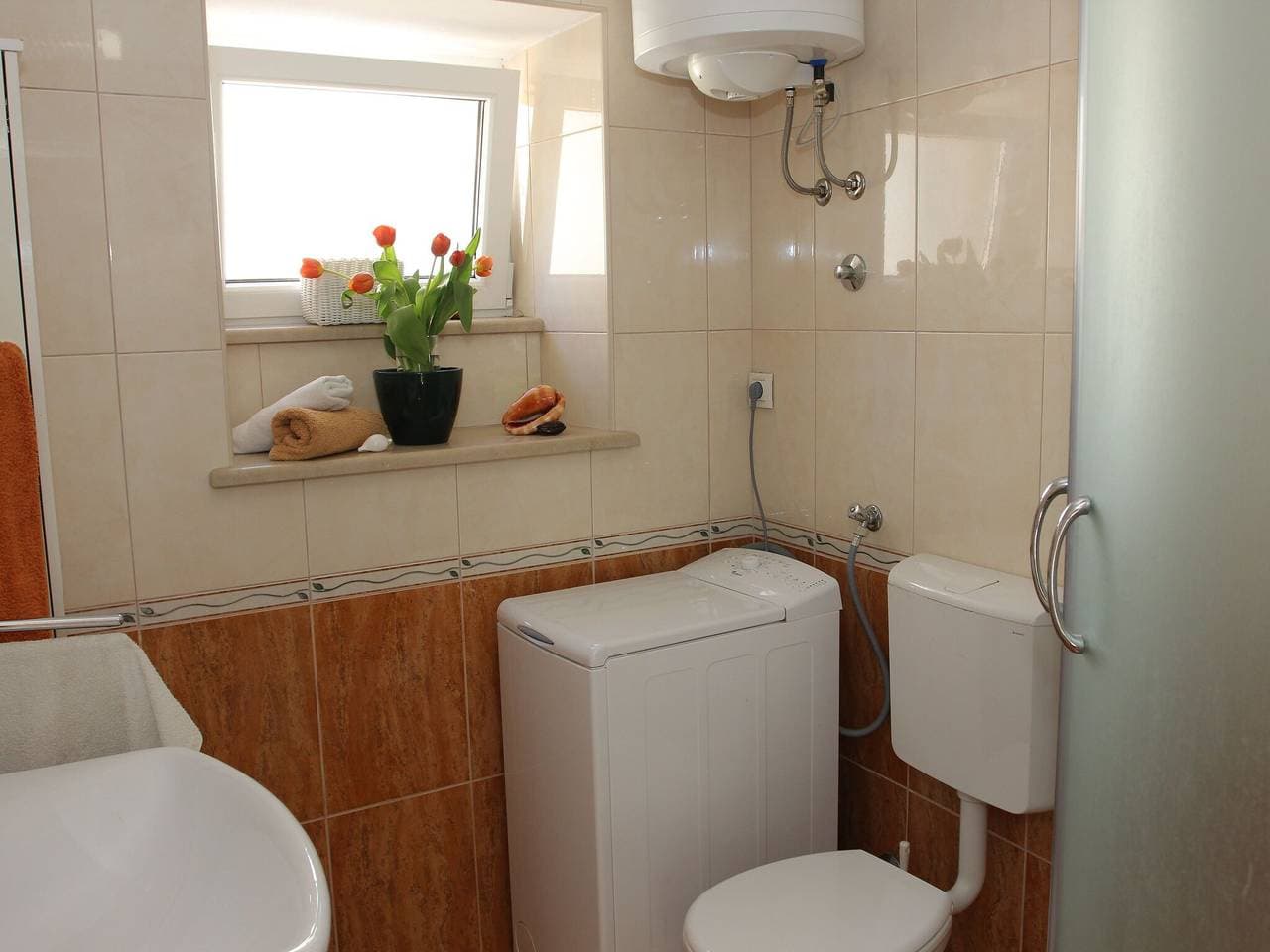 Foto 12 von 29: Holiday House Granny Mary - Two Bedroom Holiday Home (St)