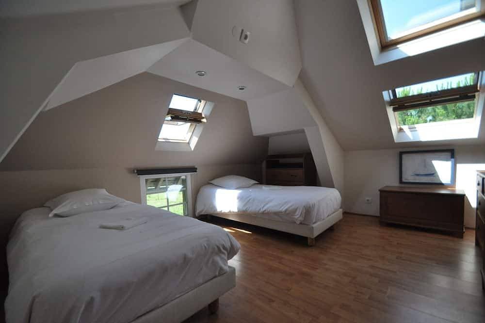 Foto 6 von 30: Villa mit privatem beheiztem Pool mit Sauna, nicht vis-a-vis in Calvados