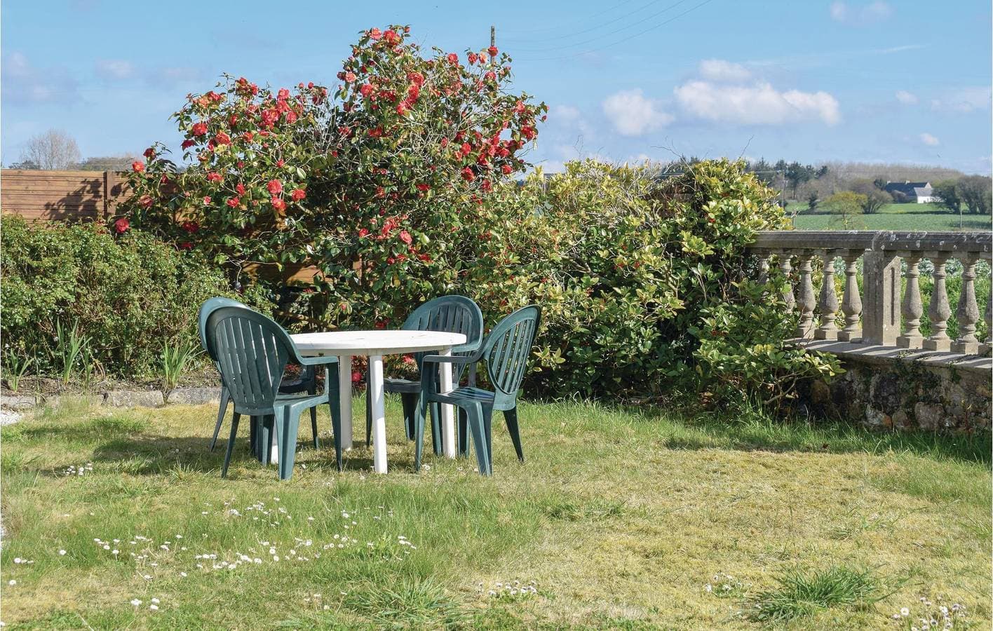 Foto 3 von 22: Rückzugsort am Meer mit Garten und Parkplatz