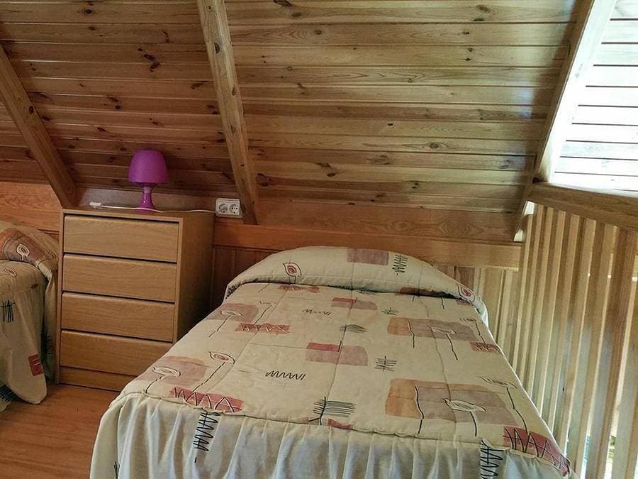 Foto 13 von 50: Camping La Soleia d'Oix - Bungalow 6 personen