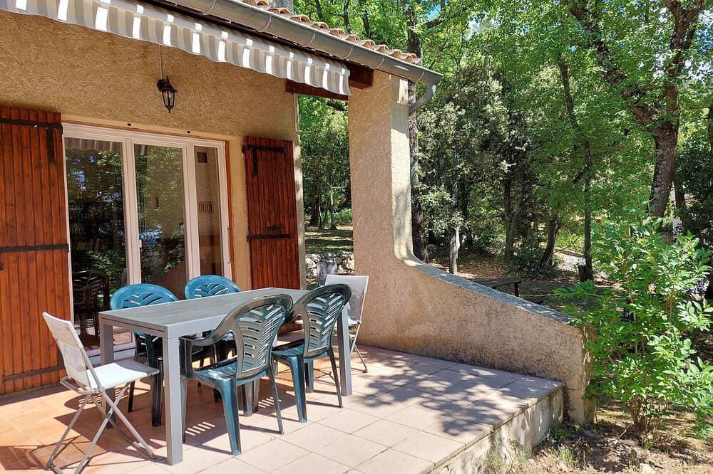Foto 10 von 11: Villa des Chênes, Ombrage et Quiétude, à 5 min D'oraison et du lac de Baignade