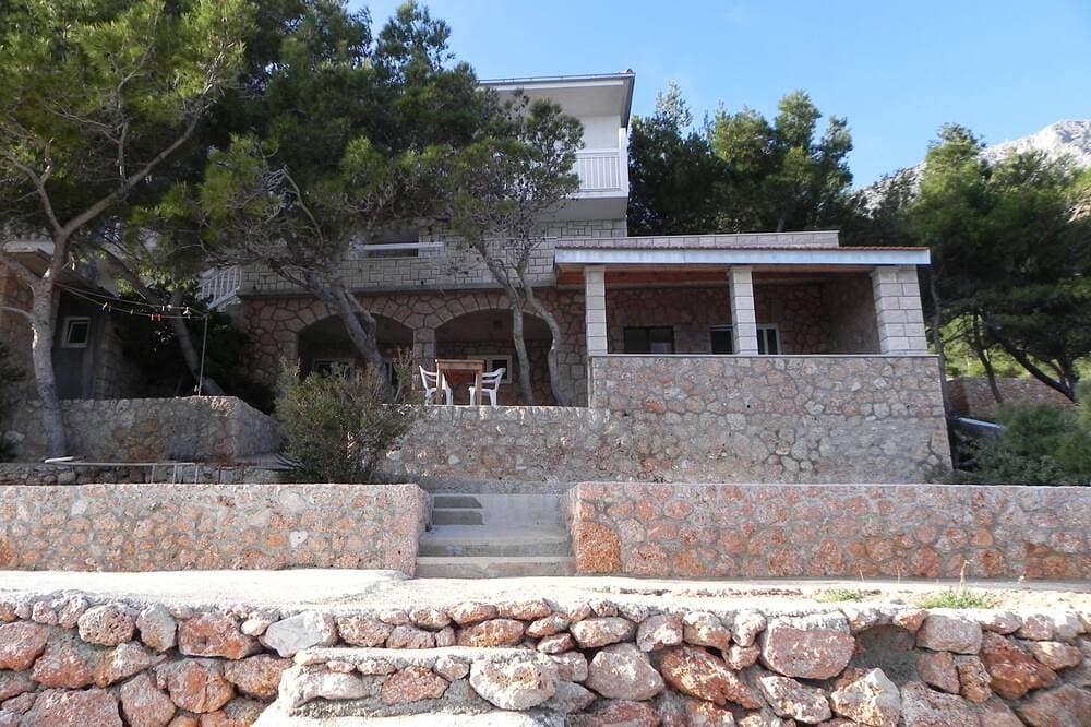 Foto 9 von 19: 4-Zimmer-Ferienwohnung am Strand Sveta Nedilja, Hvar