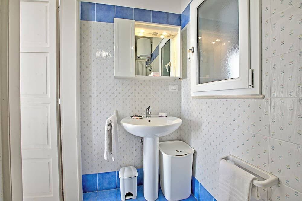 Foto 8 von 21: Penthouse Azzurra Sea View Near Beach, Salve, Italy
