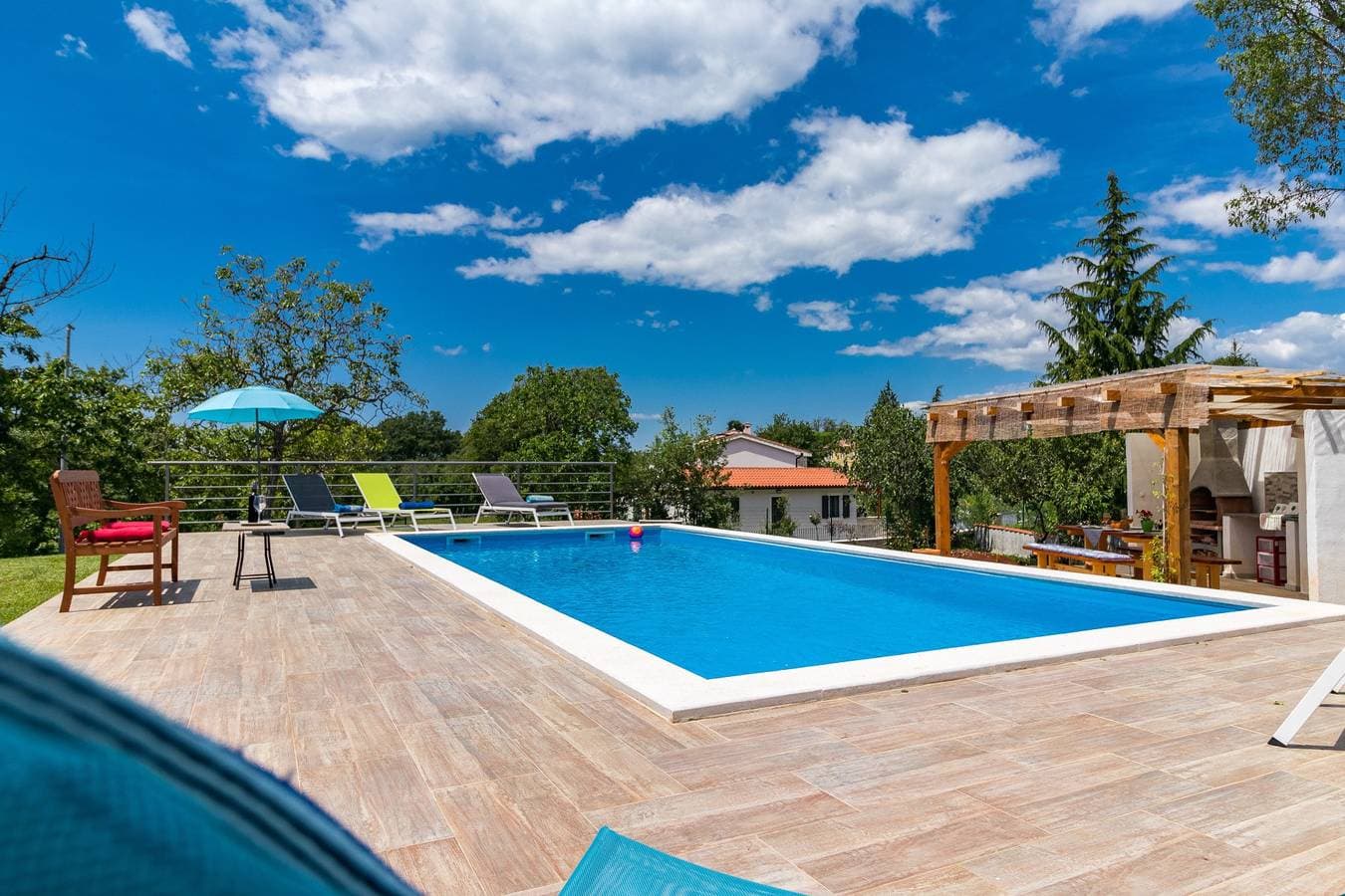 Foto 4 von 47: Villa May mit beheiztem Pool
