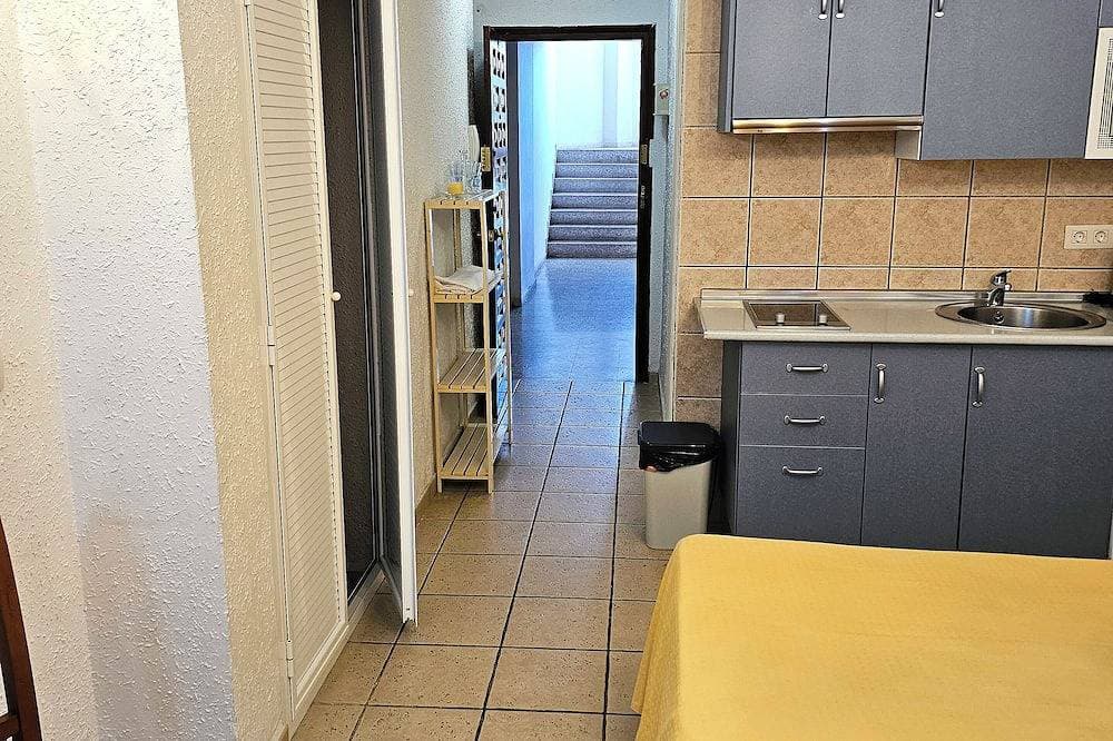 Foto 2 von 30: Beautifully furnished studio for vacation