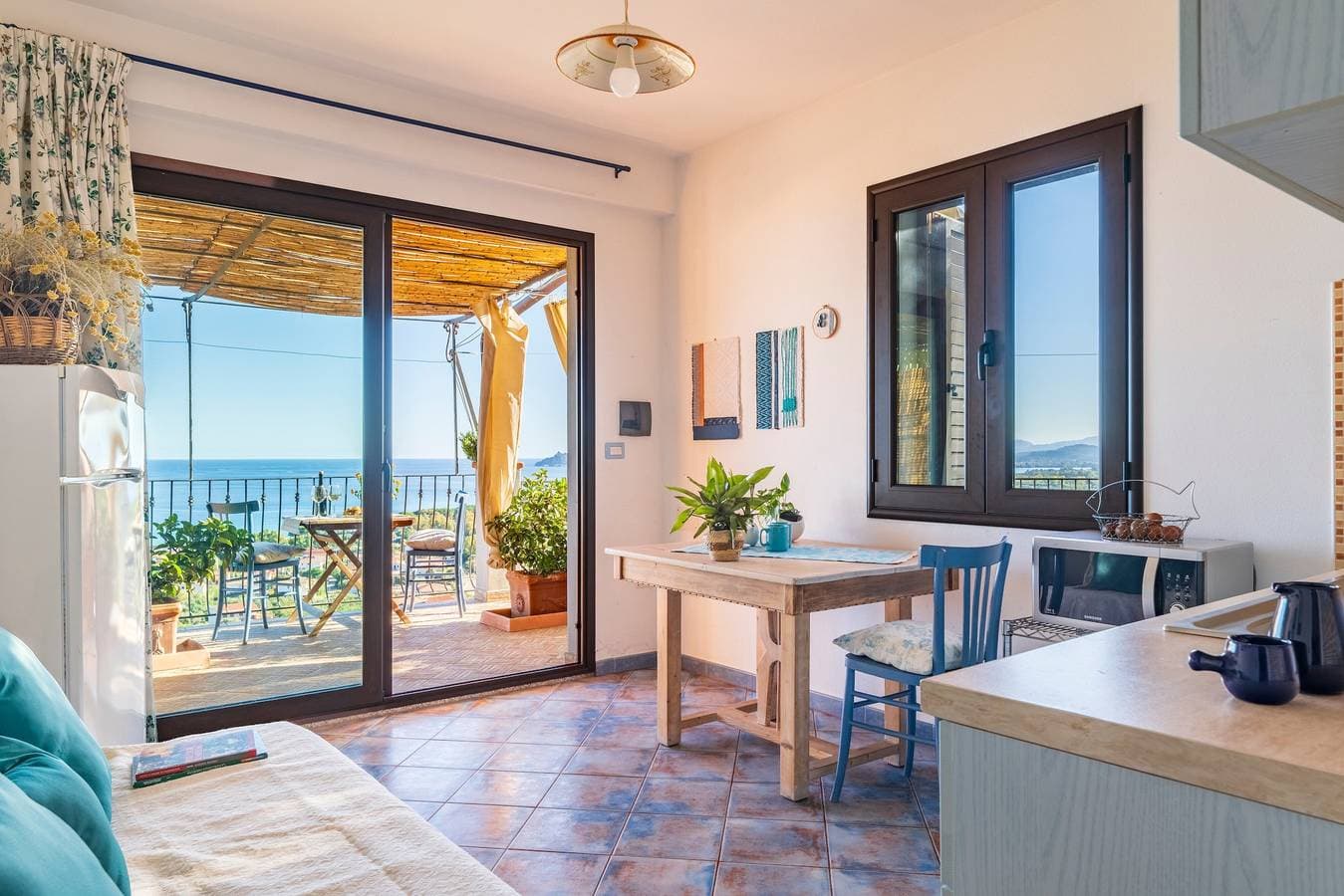 Foto 3 von 32: Ferienwohnung 'Vista Mozzafiato' mit Meerblick, Wi-Fi und Klimaanlage