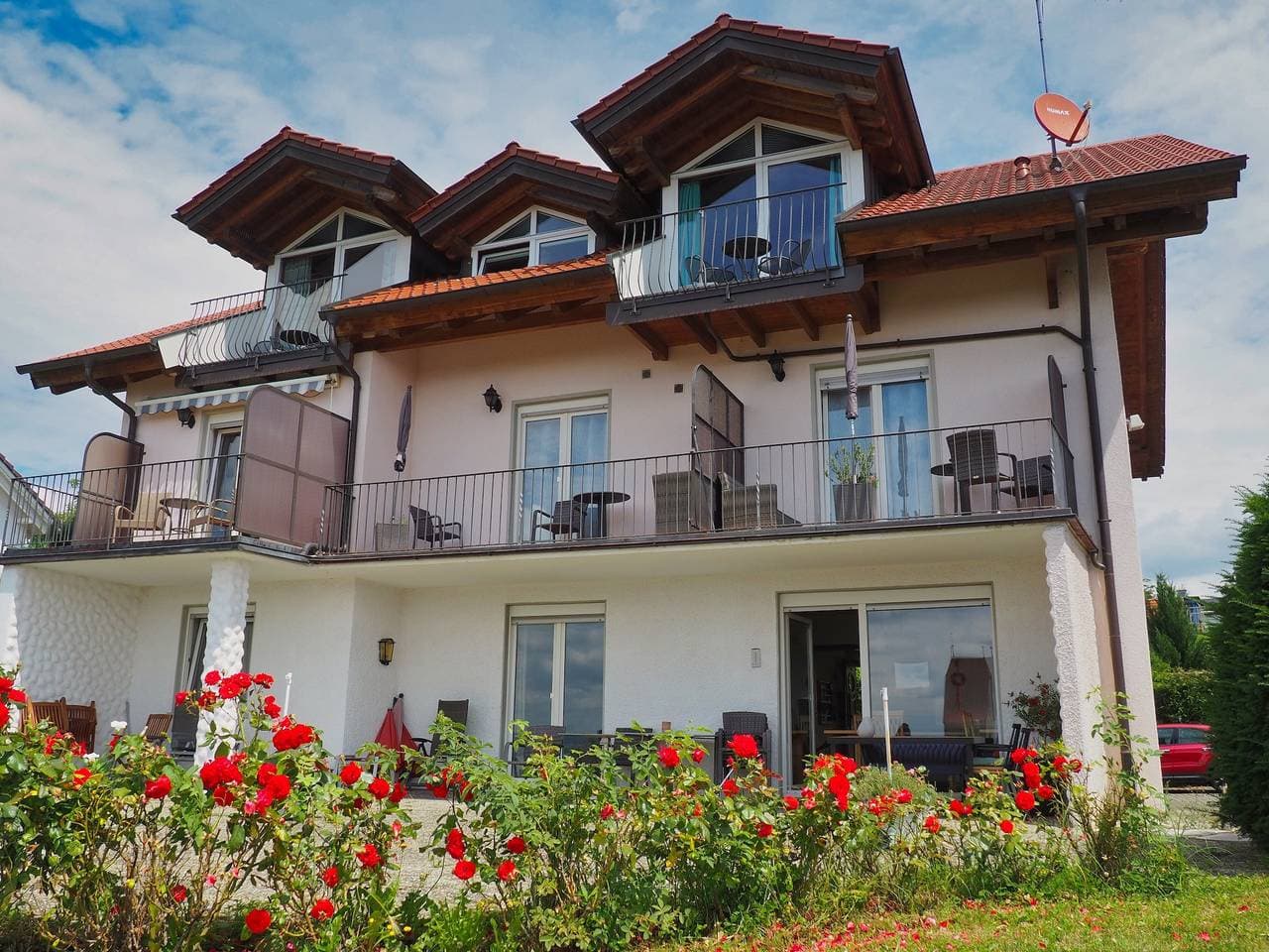 Foto 4 von 13: Haus Eva Hagnau am Bodensee - Doppelzimmer mit Balkon & Seeblick