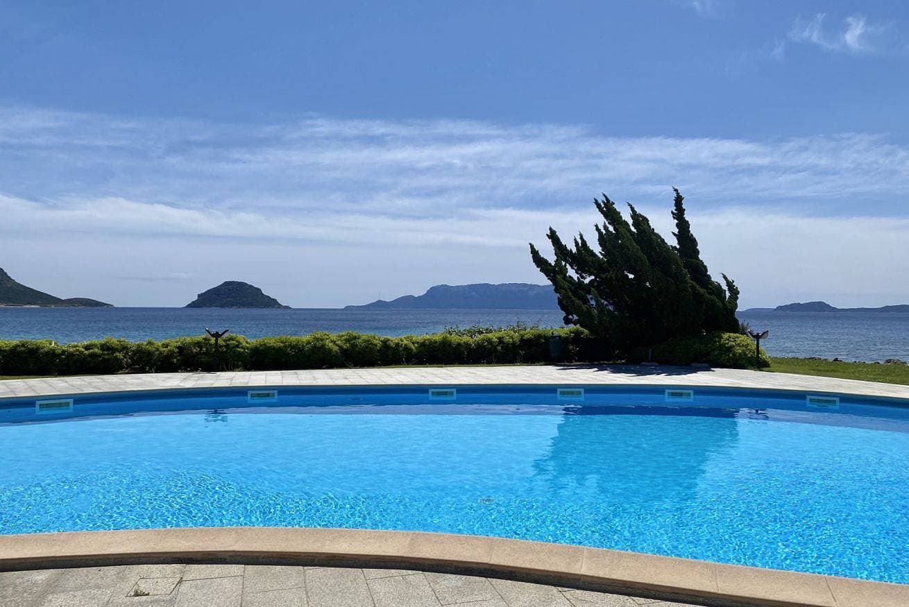 Foto 4 von 25: Ginestra Apartment. Three-room apartment, sleeps 6, on the ground floor with sea view.
