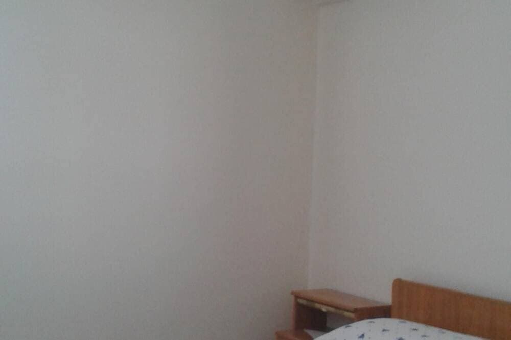 Foto 2 von 9: Grosses Reihenhaus vor kurzem renoviert, mit Klimaanlage im Zimmer