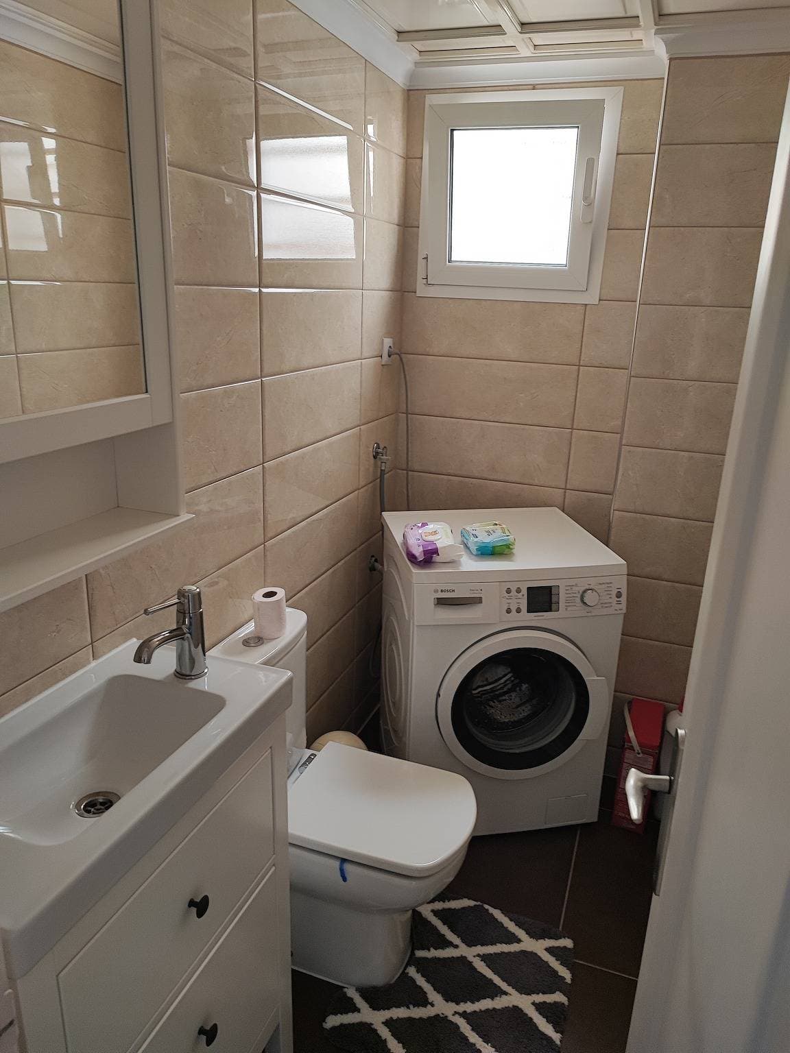 Foto 12 von 16: Ferienwohnung 'Exelsior' mit Meerblick, Gemeinschaftspool und WLAN