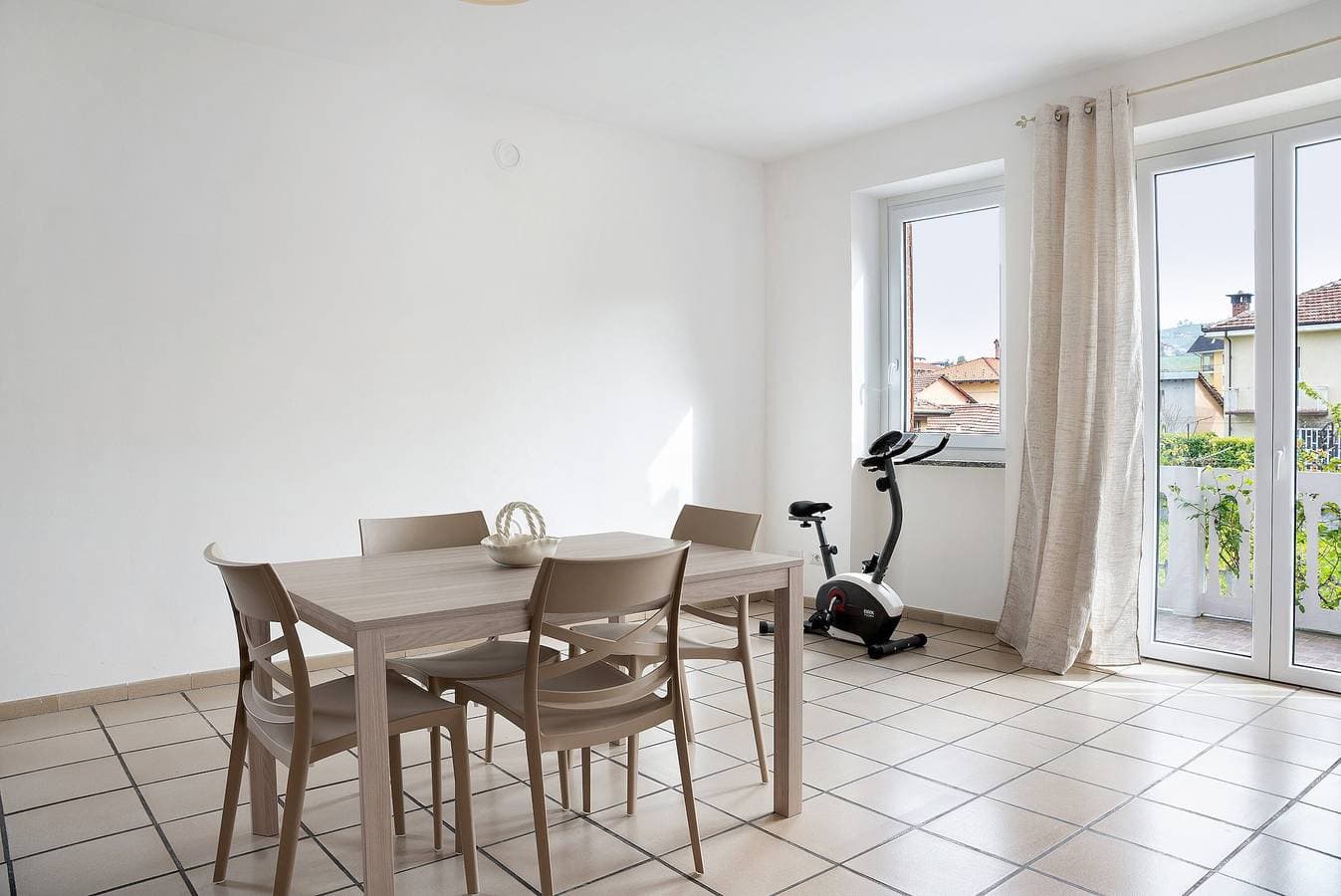 Foto 10 von 24: Ferienwohnung 'Casa Vacanze Nada' mit Privatterrasse, WLAN und Klimaanlage