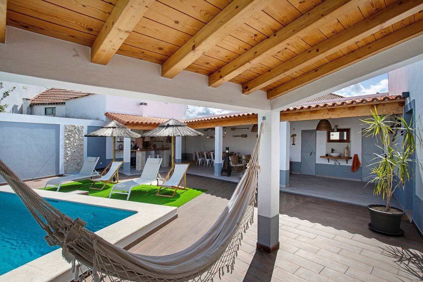 Foto 3 von 34: Ferienhaus 'Vila River Sublime' mit privatem Pool, WLAN und Klimaanlage